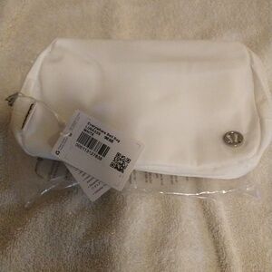 NWT Lululemon Everywhere Belt bag 1L White